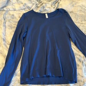 Athleta long sleeve top